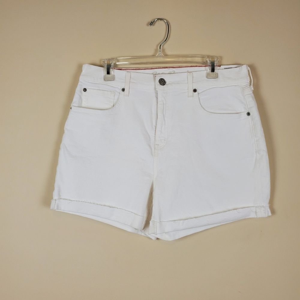 Eddie Bauer White Slightly Curvy Original High Rise Jean Shorts Size 12